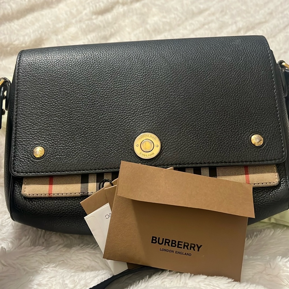 Note Medium Leather & Vintage Check Crossbody Bag